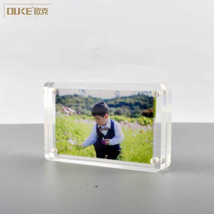 Magnetic Small Acrylic Cube Photo Frames